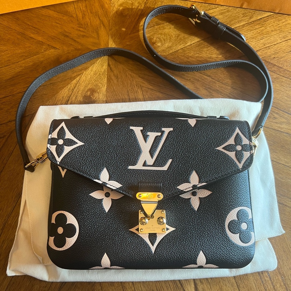 Louis Vuitton Black & Beige Giant Monogram Pochette Métis Gold Hardware